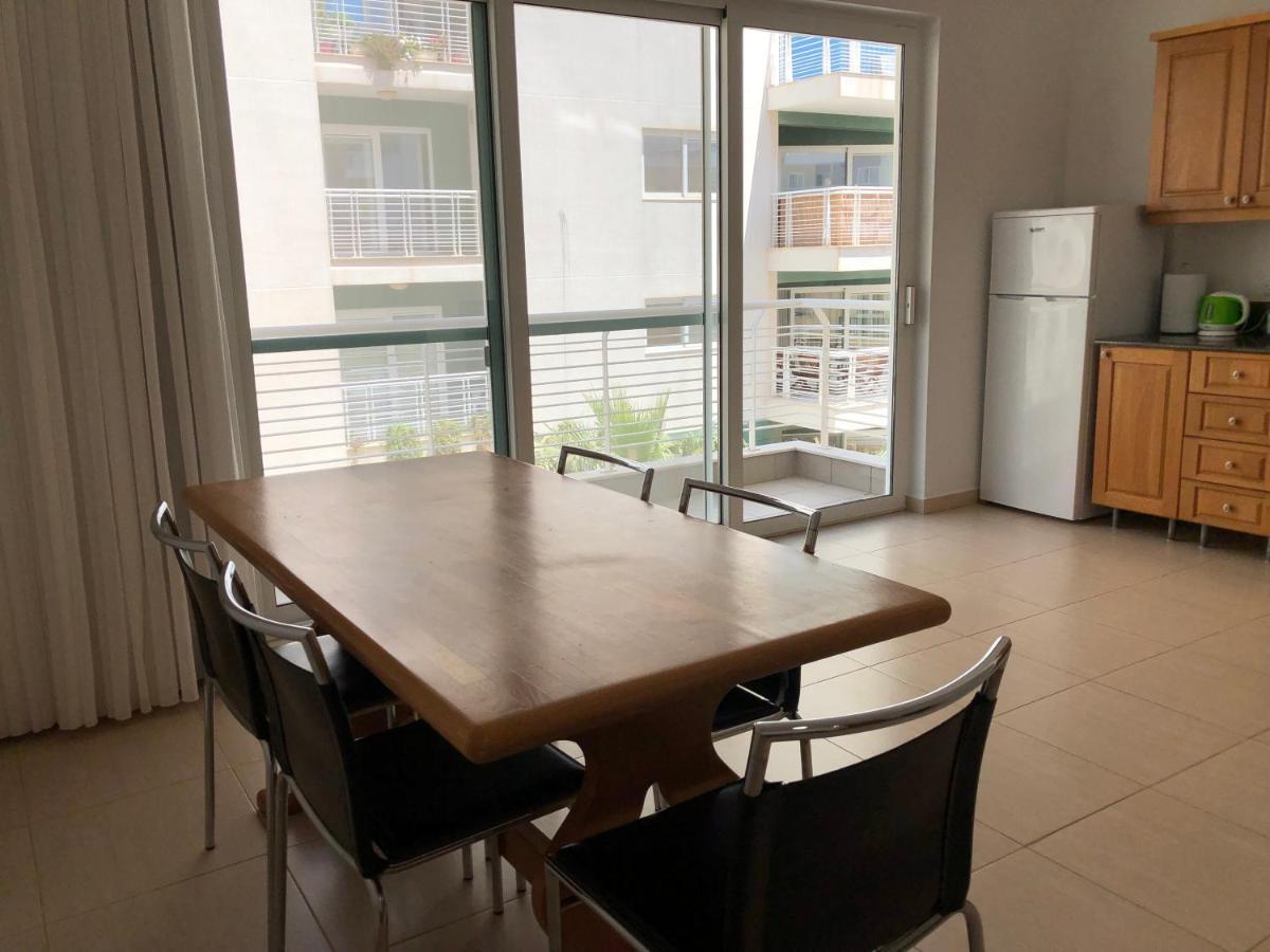 Best Location In 斯利马 外观 照片